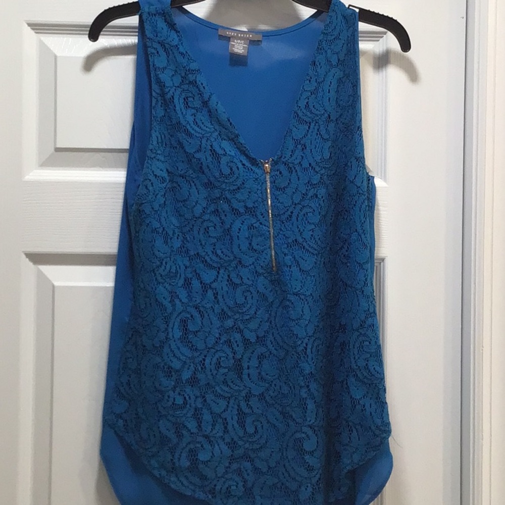 Suzy Shier Tan and White Sleeveless Tank Top